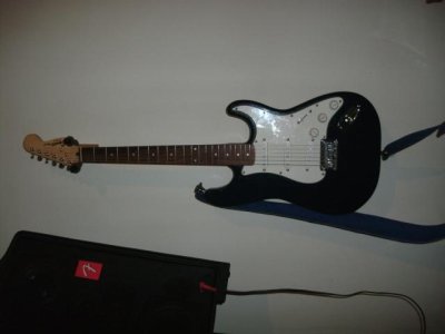 Strat 001.jpg