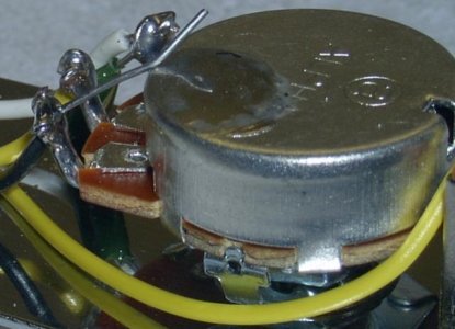 vol_pot_soldering.jpg vol_pot_soldering.jpg