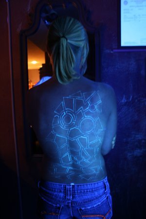 black-light-tattoo-6.jpg
