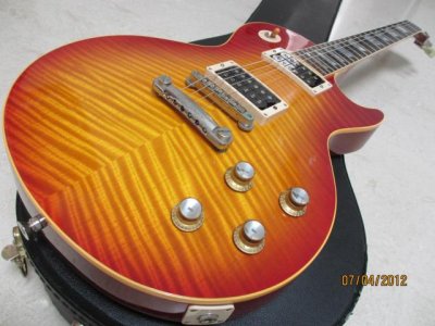 Custom Shop Historic 1960 Reissue - CherryBurst .jpg