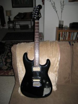 Fender MIJ Squier Stratocaster 001.jpg