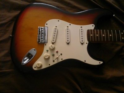 Strat.jpg Strat.jpg
