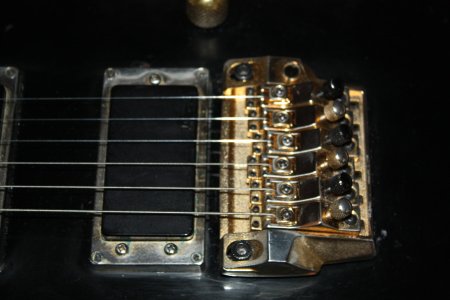 ibanez bridge.jpg ibanez bridge.jpg