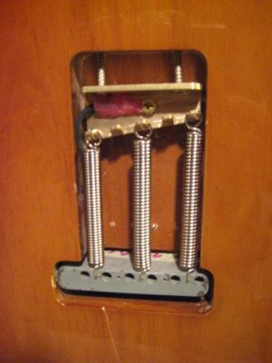 The Claw Stratocaster Spring Holder 011.jpg