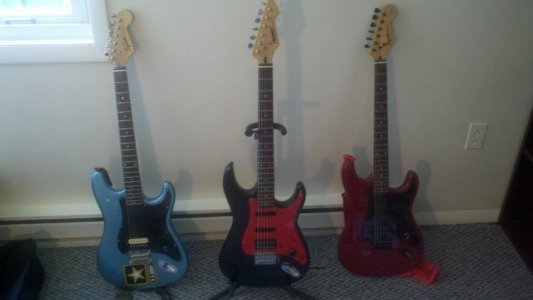 Annie-BabyBlue-BigRed.jpg Annie-BabyBlue-BigRed.jpg