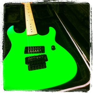 BC Rich Gunslinger Reissue.jpg BC Rich Gunslinger Reissue.jpg