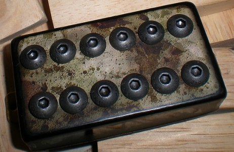 Khaki_bucker.jpg