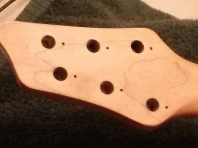 Washburn headstock back.jpg Washburn headstock back.jpg