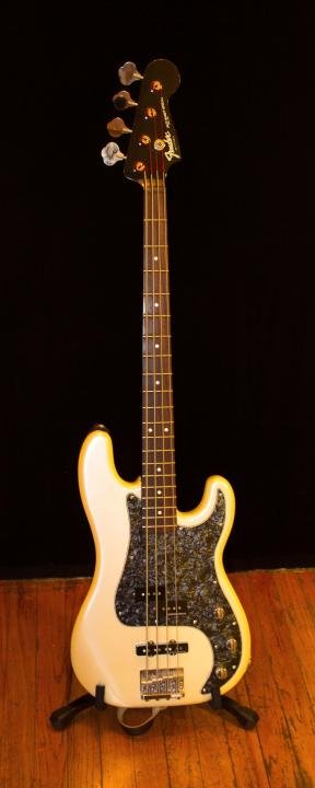 1984 Fender Jazz Bass Special_4206.jpg