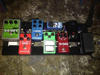 pedalboard.jpg pedalboard.jpg