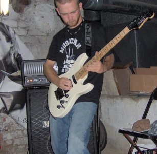 guitr.jpg guitr.jpg