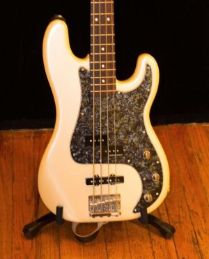 1984 Fender Jazz Bass Special_4209.jpg