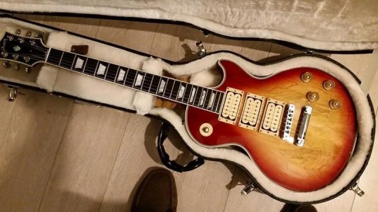 lespaulcustom_zpsxiwb9vxb.jpg