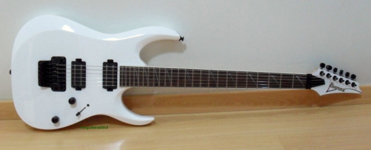 ibanez RGD320 pic1.JPG ibanez RGD320 pic1.JPG