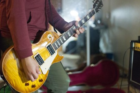 les paul small.jpg
