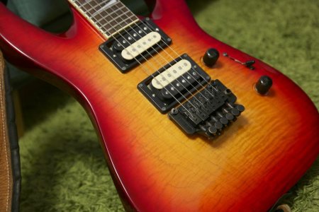 Charvel 003.jpg