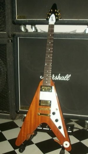 Gibson Flying V Mahogany01.jpg
