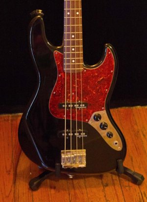 1987 Fender Squier Jazz_4191.jpg