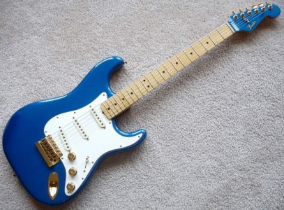 1982 The Strat Sapphire Blue 1.jpg 1982 The Strat Sapphire Blue 1.jpg