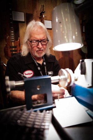 Seymour-Winding-Namm-17[404].jpg
