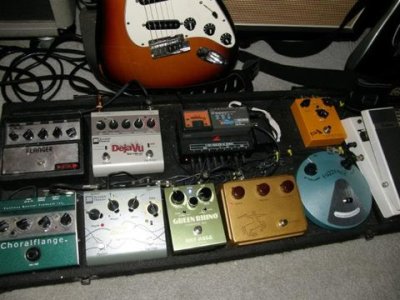 Pedalboard2011005-1.jpg Pedalboard2011005-1.jpg
