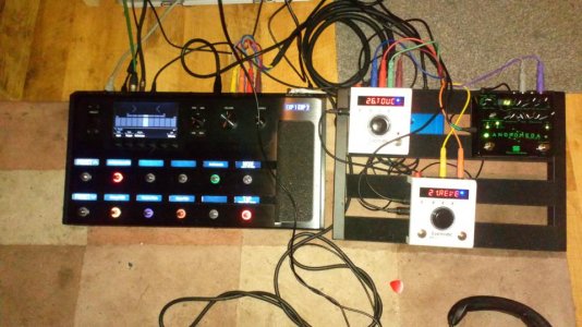 Pedal Board.jpg