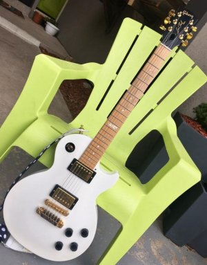 GTR 2 2009 GIBSON LPSRP WHITE.jpg