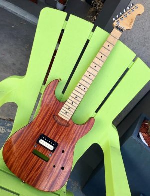 GTR 8 WARMOTH SOLOIST.jpg