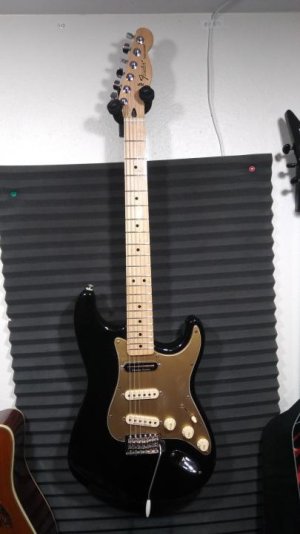 strat.jpg strat.jpg
