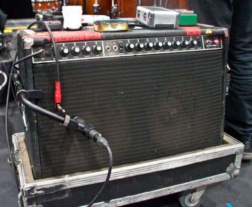Jett-Amp-WEB.jpg
