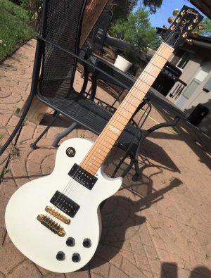 GTR 2 2009 GIBSON LPSRP WHITE.jpg