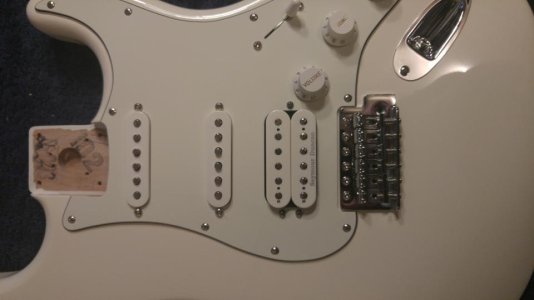 2018 white strat--.jpg