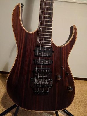 IbanezRG870RWZ-2.jpg