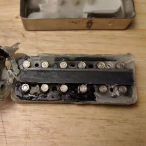dimarzio firebird dp240 magnet.jpg