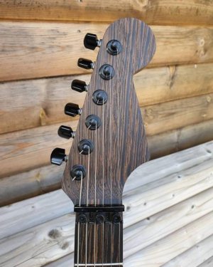 Headstock.jpg Headstock.jpg