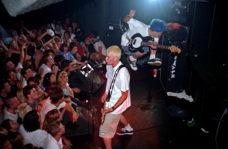 Blink-182_at_the_Showcase_Theater_in_Corona_July_18,1995.jpg Blink-182_at_the_Showcase_Theater_in_Corona_July_18,1995.jpg