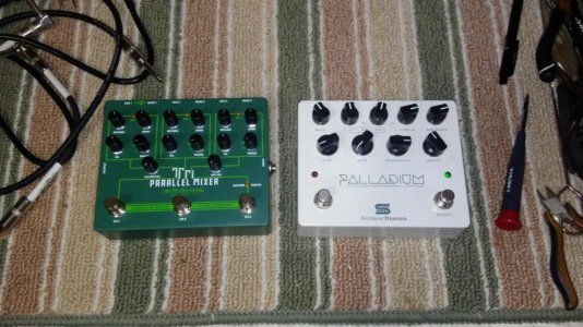 Tri_Parallel_Mixer.jpg Tri_Parallel_Mixer.jpg