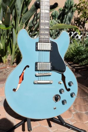 Gibson 2.jpg Gibson 2.jpg