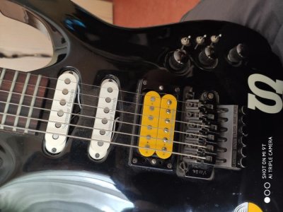 Guitar_front.jpg