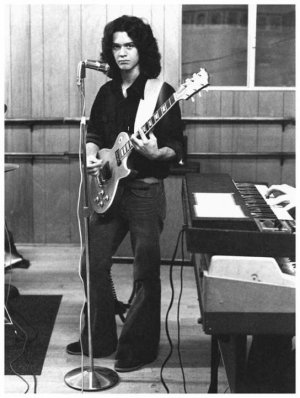 Early-young-teenage-Edward-Van-Halen.jpg Early-young-teenage-Edward-Van-Halen.jpg