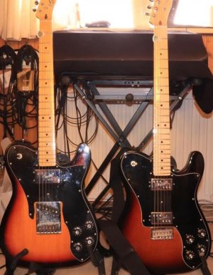 twoteles.jpg twoteles.jpg