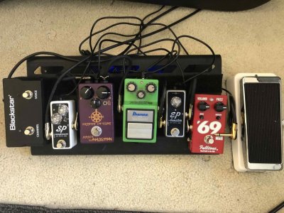 ZizyPedalboard.jpg ZizyPedalboard.jpg