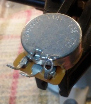 guitar_pot_solder.jpg