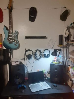 Click image for larger version  Name:	guitar#92.jpg Views:	0 Size:	39.6 KB ID:	6056444