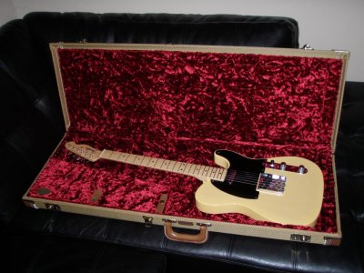 tele_inscase.jpg