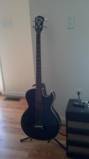 Washburn AB10 Bass Black.jpg