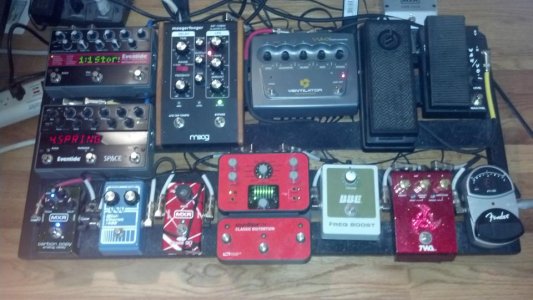 Pedal Board.jpg