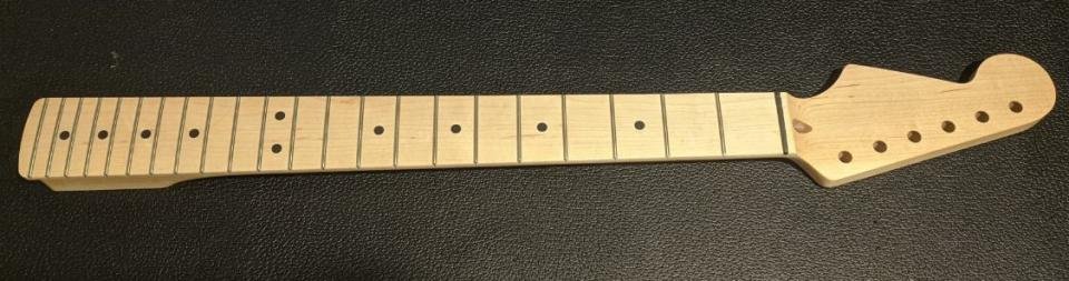 10Warmoth Neck 02.jpg