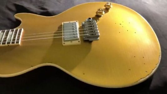Gibson-Custom-Shop-new-Joe-Perry-Signature-Model-Les-Paul-model-Wilkinson-trem.jpg