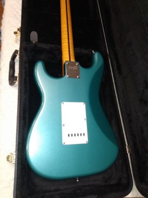 Squier_Strat-04.jpg Squier_Strat-04.jpg